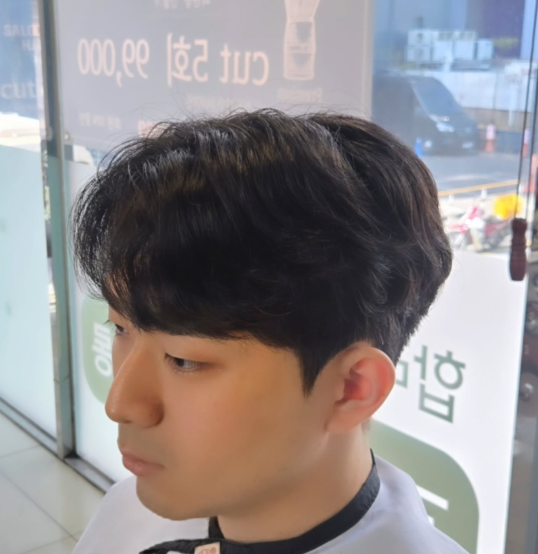 직모 가르마펌 — 왁스 없이 방향 잡기 시술 사진 1